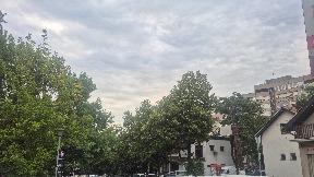 Oblačno s pljuskovima